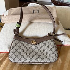 Designer hand bag with Gold Double G